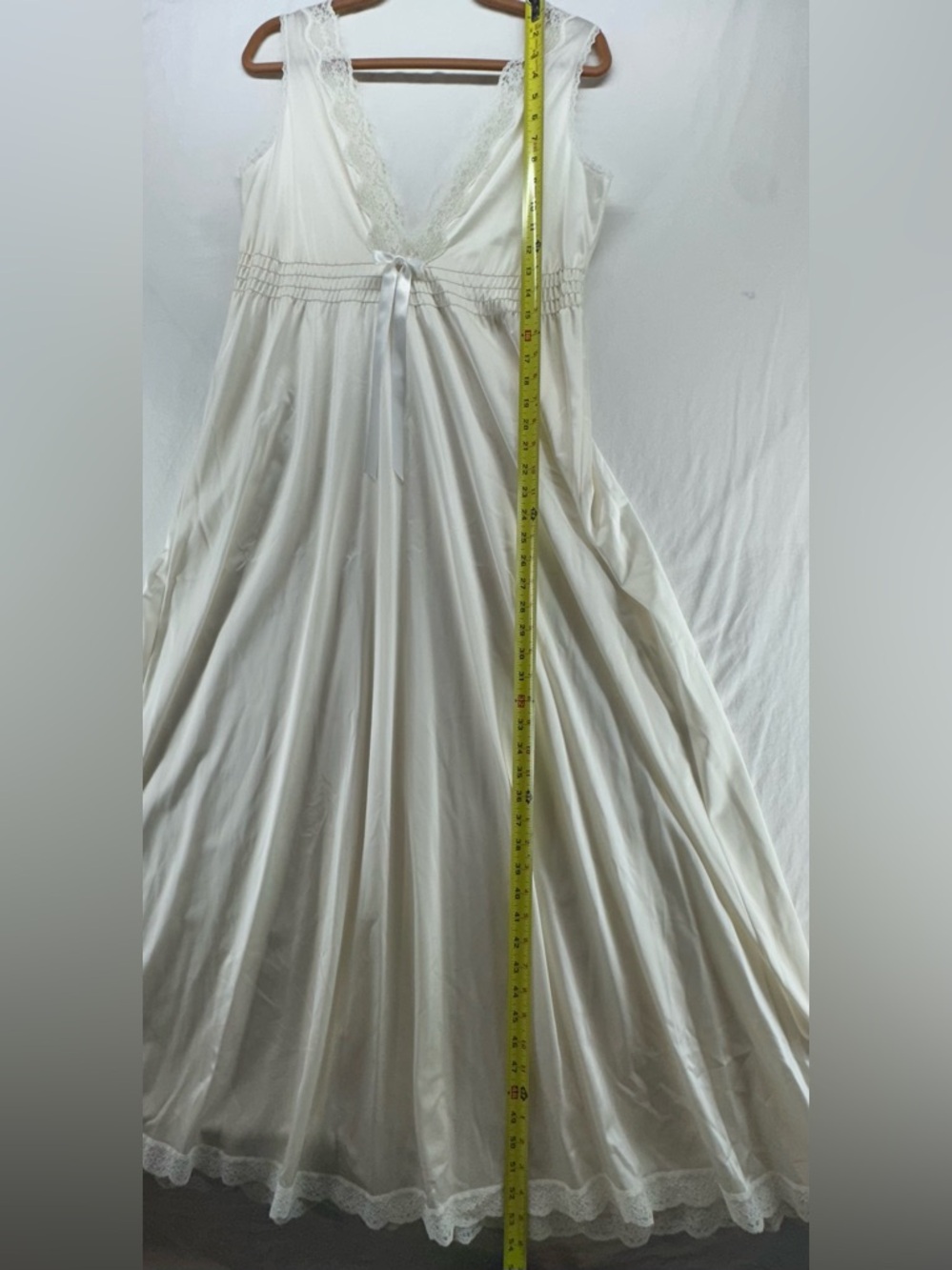Vintage Miss Elaine Cream Nightgown Full Length Size S Lace Trim Wedding Classic - Picture 6 of 11